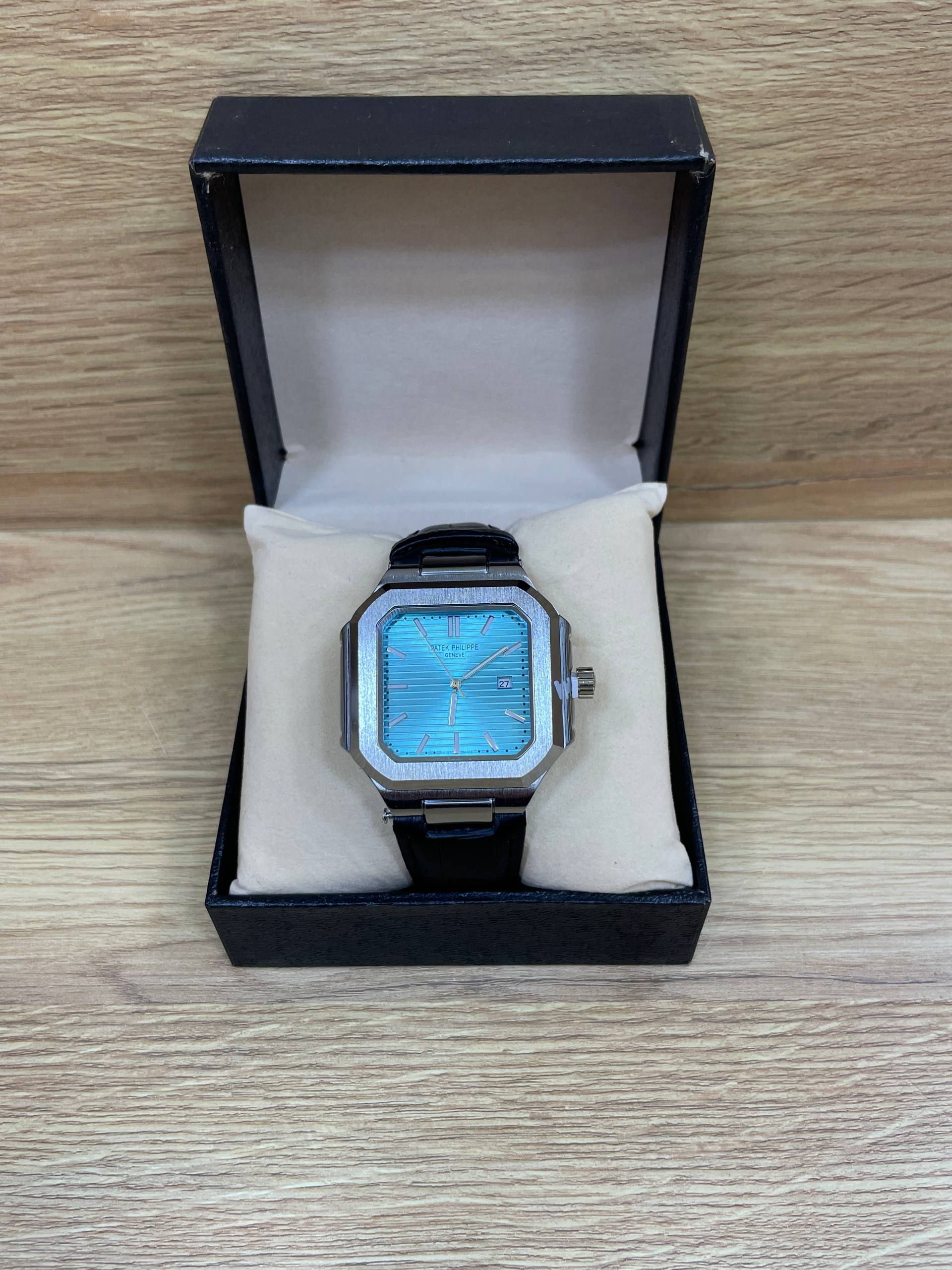 PATEK PHILIPPE CUIR BOITE SIMPLE