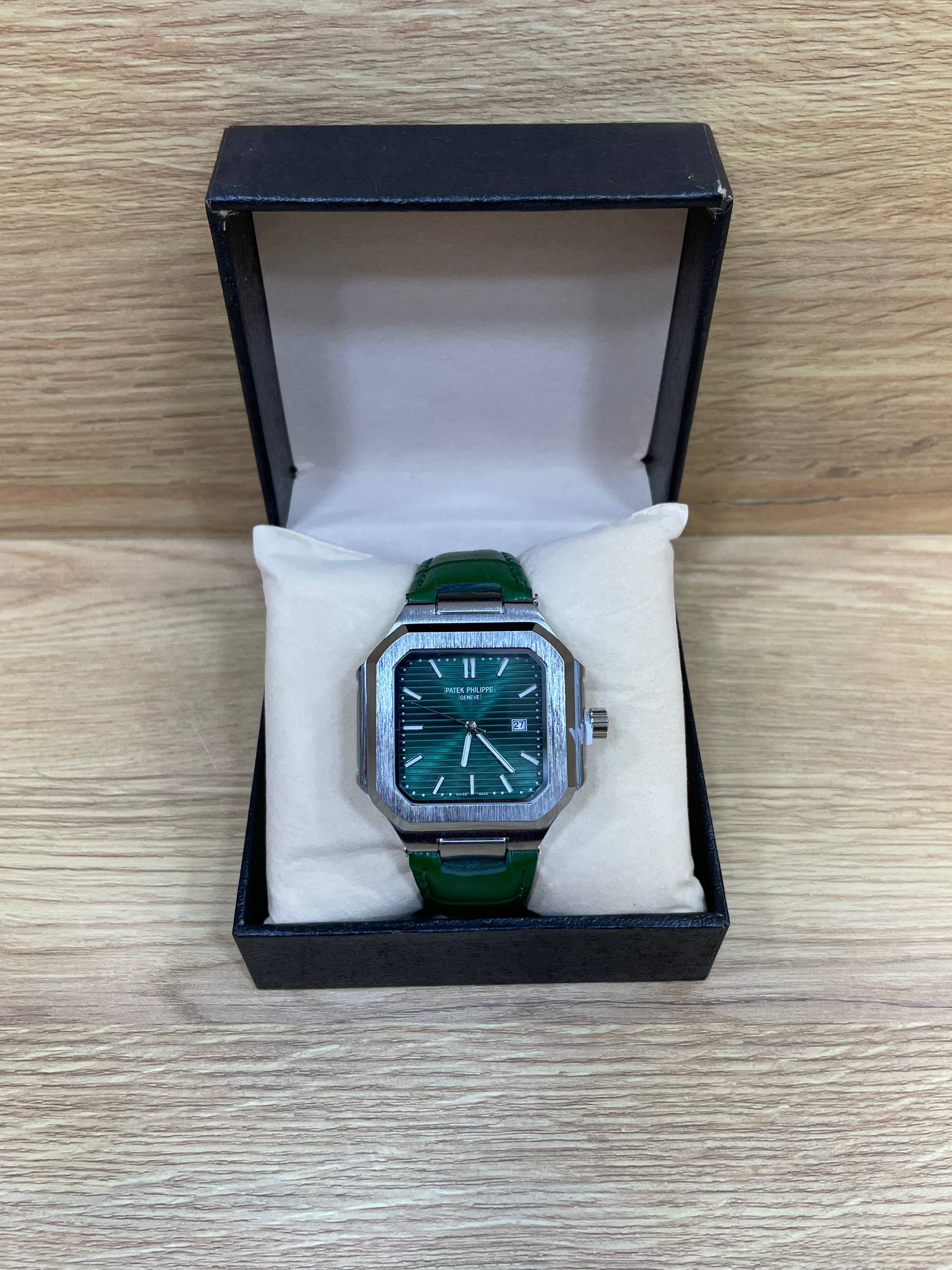 PATEK PHILIPPE CUIR BOITE SIMPLE