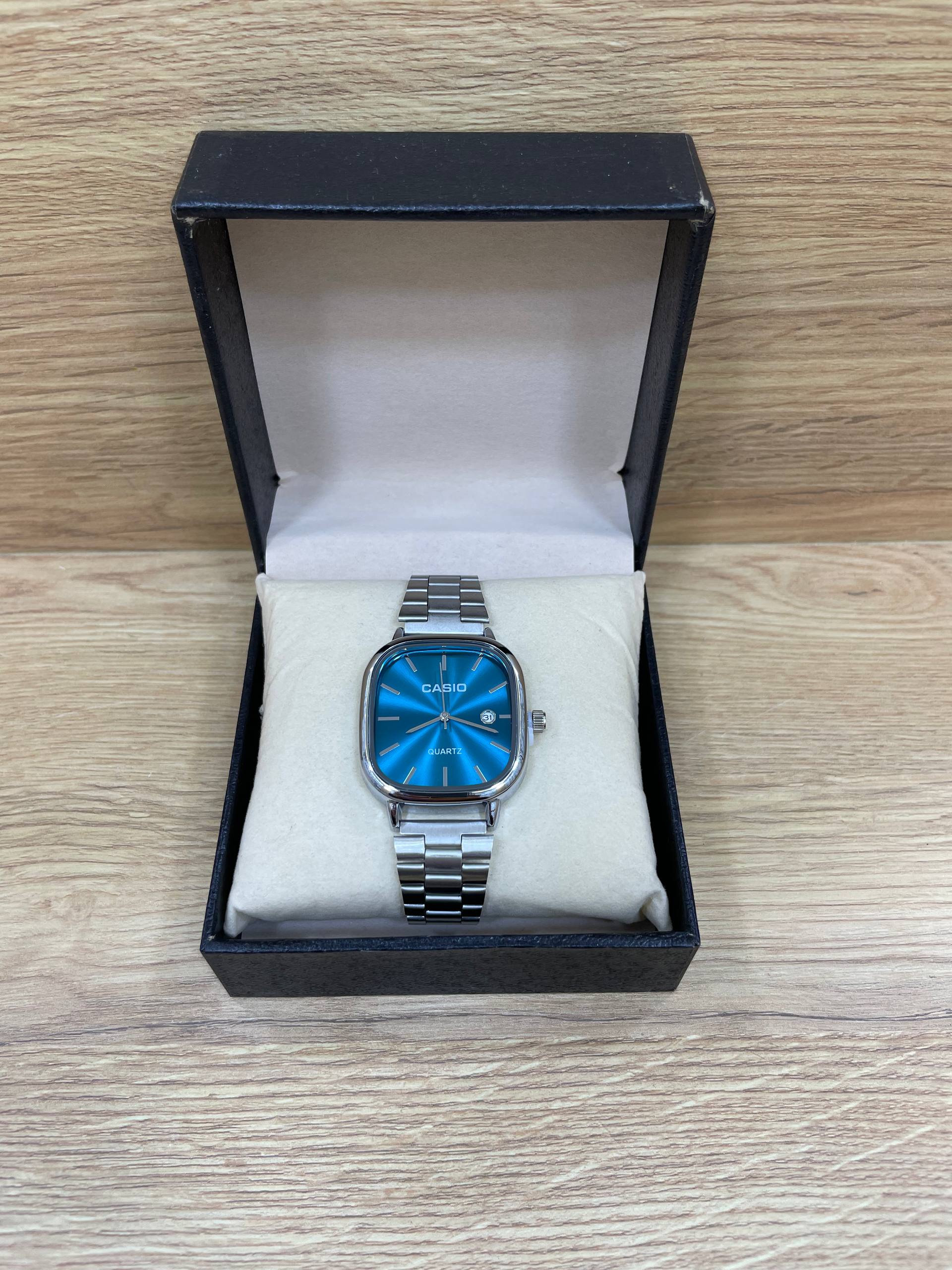 CASIO OVAL BOITE SIMPLE