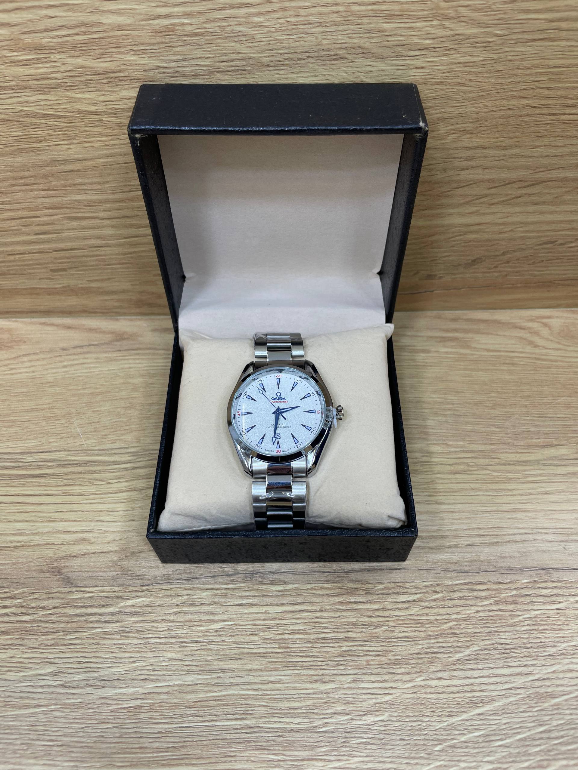 OMEGA BOITE SIMPLE